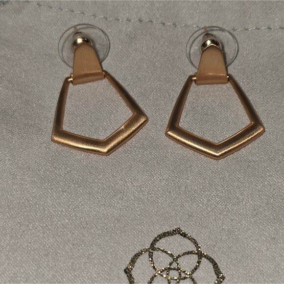 Kendra Scott Paxton Door Knocker‎ Earrings, Rose Gold Plated Brass - Picture 2 of 3